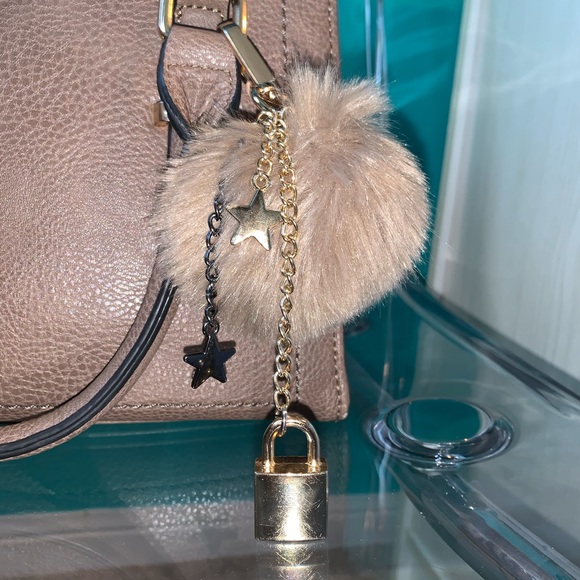 Small Purse with cute buff ball 🌟 - Picture 3 of 6